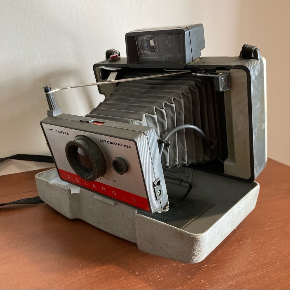Vintage Polaroid Automatic 104 Land Camera with case and Flash Untested As Is - Picture 4 of 14